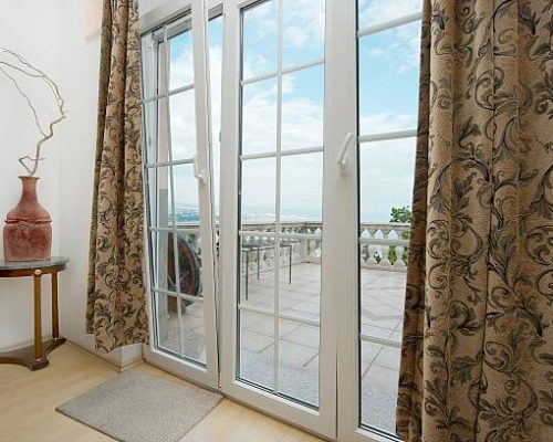 DOUBLE & TRIPLE GLAZING(9)